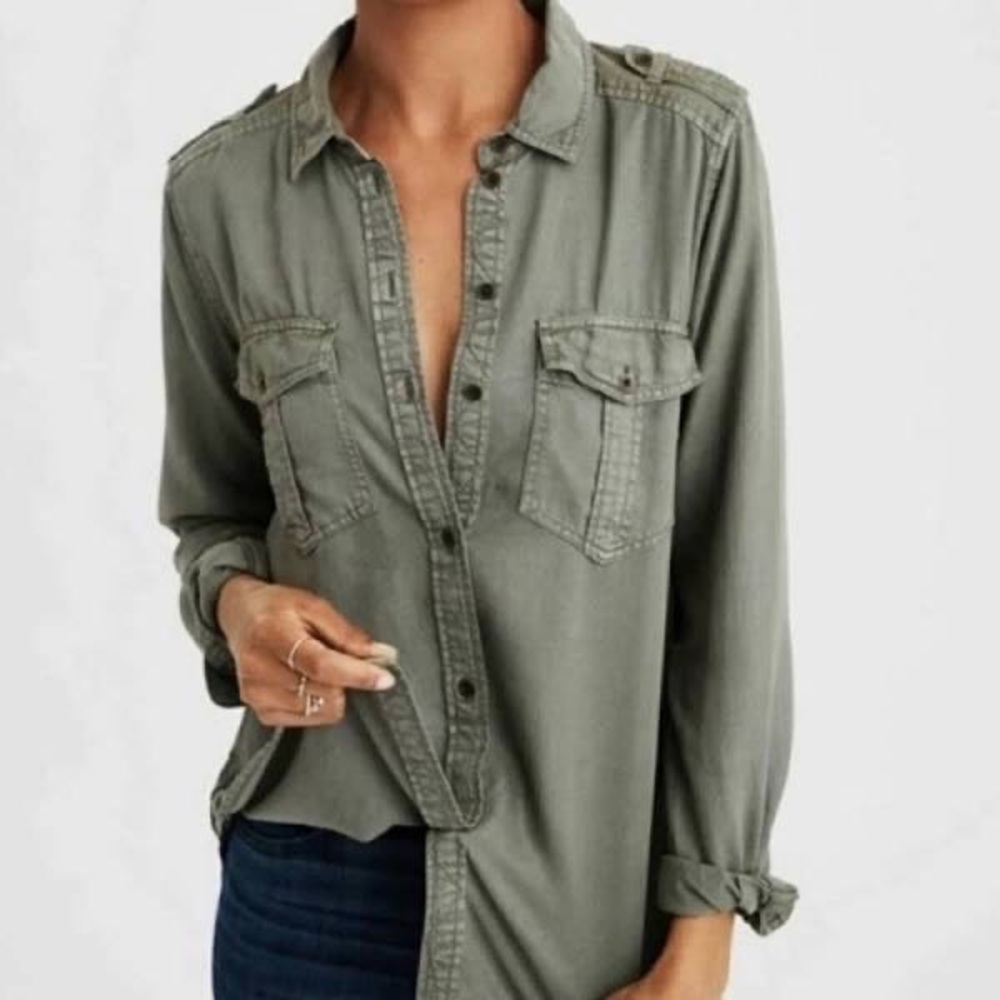 American Eagle Boyfriend Button Down Olive Green Shirt Size Medium